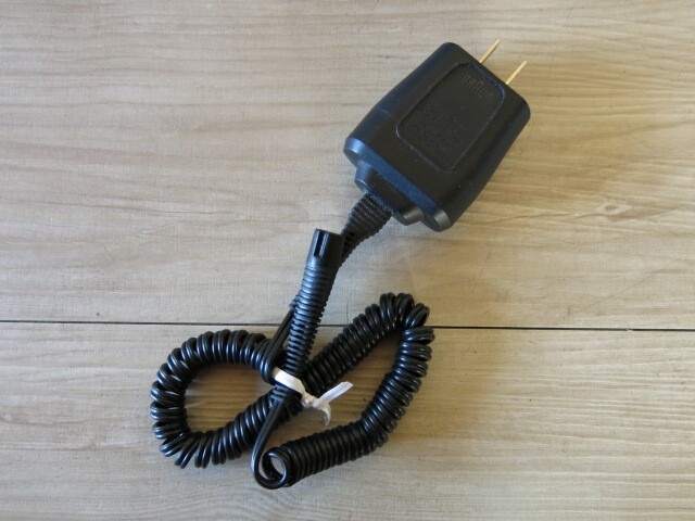 【中古品】BRAUN・ブラウン「TYPE5 210」電気シェーバー洗浄充電器用 ACアダプター拍卖