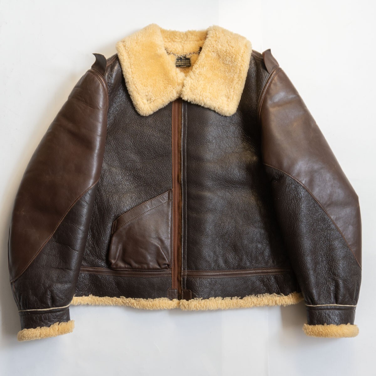 【実名復刻/ROUGH WEAR】BUZZ RICKSON’S 【初期モデル/B-3 ムートン フライト ボンバージャケット】38 バズリクソンズ レザ 25110008拍卖