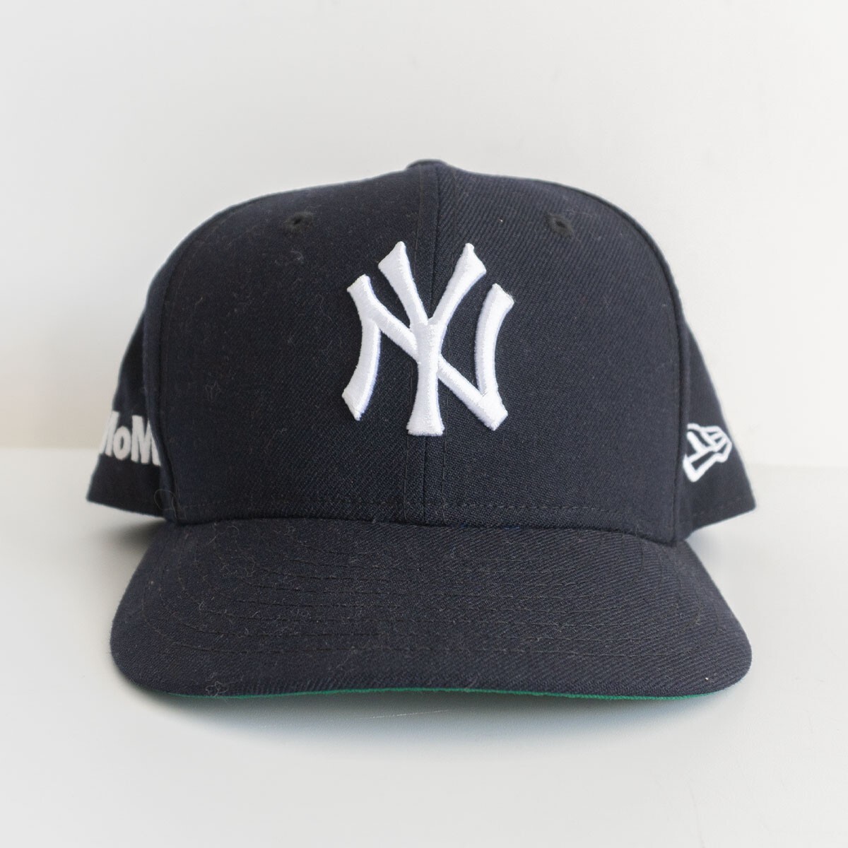 【美品】NEWERA【× MOMA べースボール キャップ】 帽子 ニューエラ モマ ネイビー 25110199拍卖