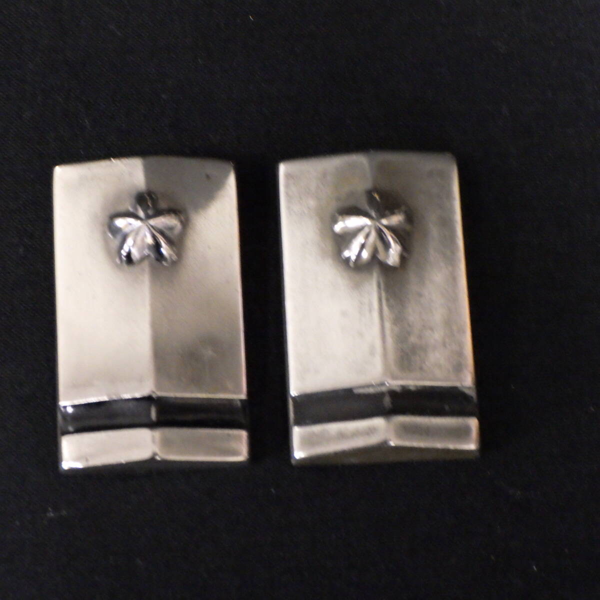 航空自衛隊 3等空曹 階級章 バッジ 2個セット拍卖