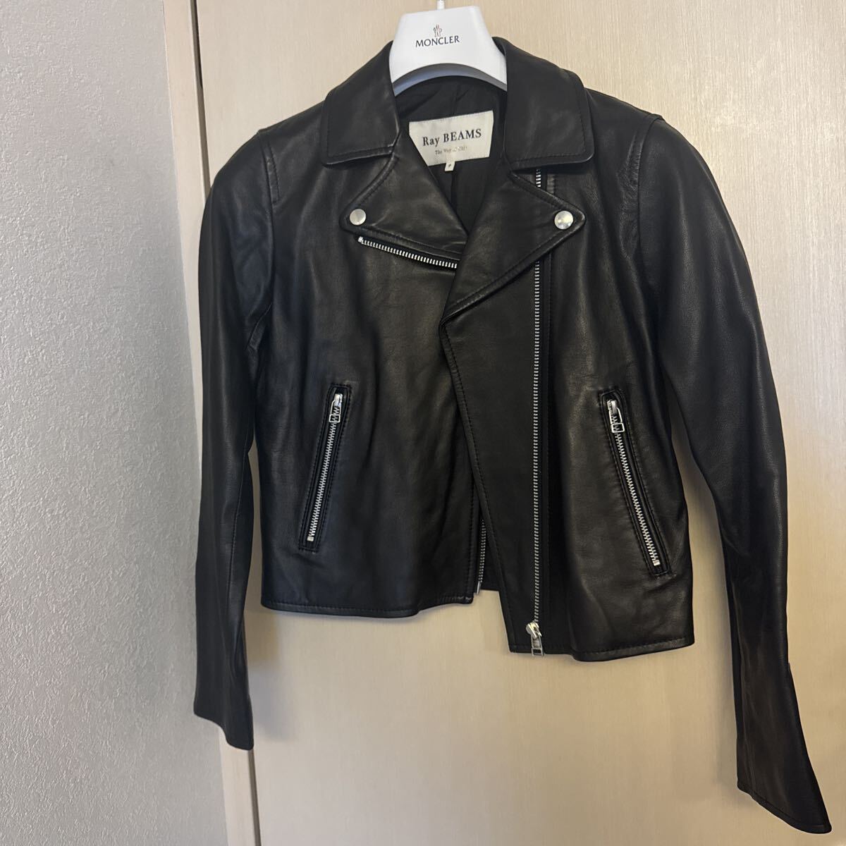 新品! Ray BEAMS レイビームス レザージャケット ライダース 羊革 ブラック サイズ0 SサイズからMサイズくらいの方へ。コンパクト拍卖