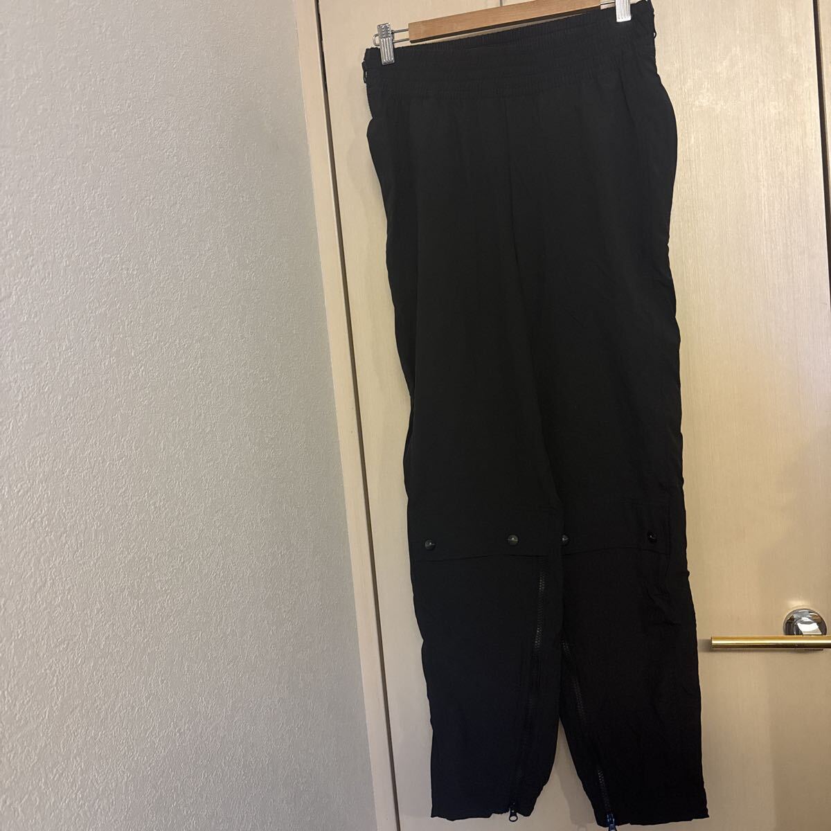 新品 adidasステラマッカートニー ジョガーパンツ 黒 アディダス サイズO サイドジッパーあり。拍卖