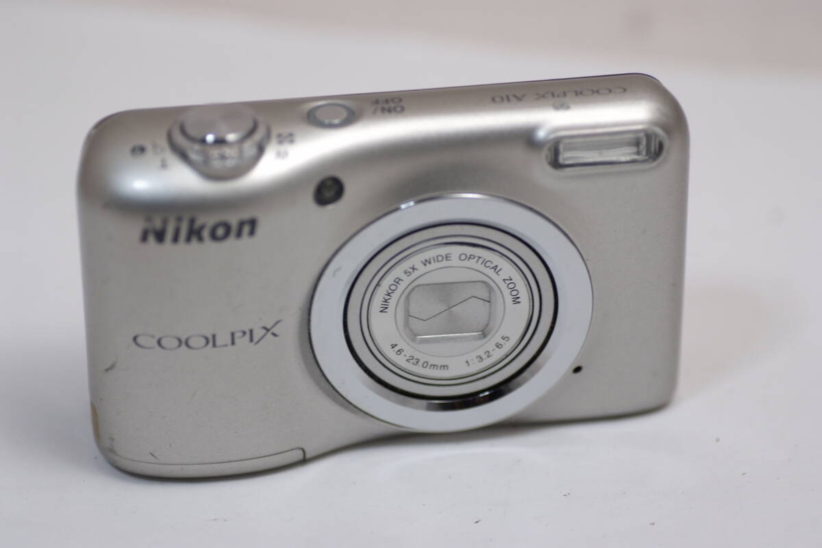 1614万画素 Nikon(ニコン) COOLPIX A10 シルバー 単3電池で使えるカメラ コンパクトデジカメ 動作しました。拍卖