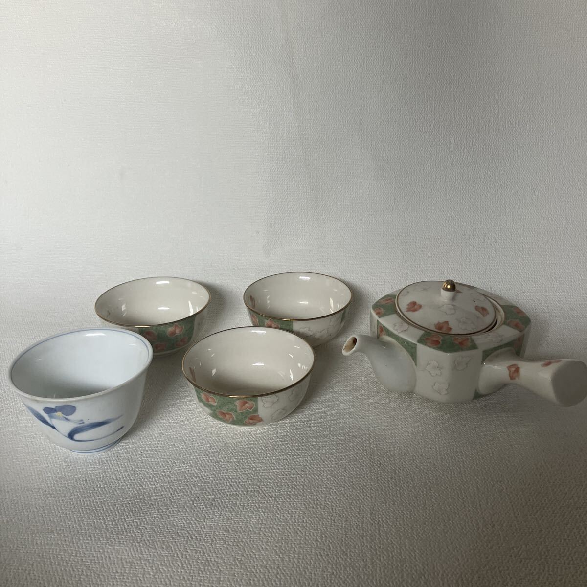 c124 80 乃りたけ 茶器 急須 湯呑 煎茶道具 まとめて 食器 葉っぱ 植物 柄 おしゃれ レトロ 懐かし デザイン 和風 和柄 急須かなり汚れ拍卖