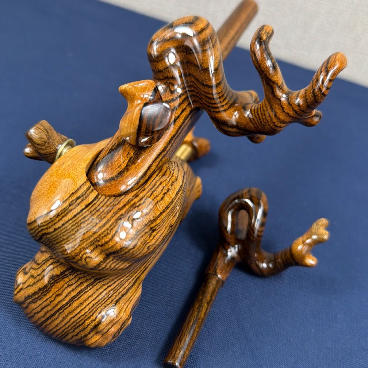 ★龍手虎柄★黄金柿木★ヘラブナ 万力 へら用品 天然木 砲型万力 眼鏡型 竿受あり★地爆天星★朱印拍卖