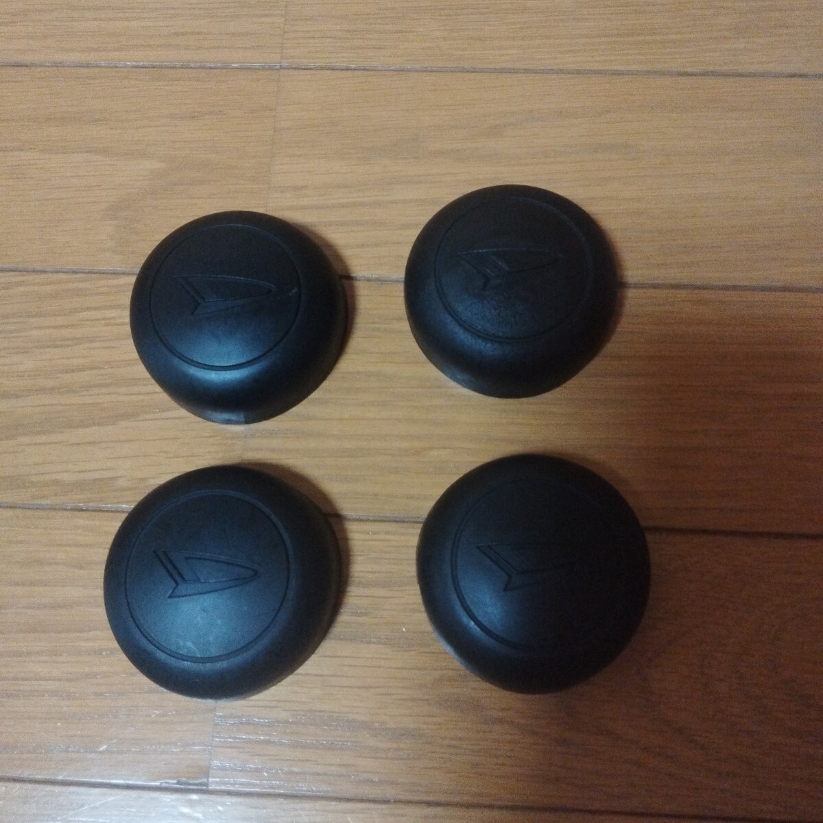 ダイハツ ハイゼット 純正 センターキャップ 4個 外径約65.5mm拍卖