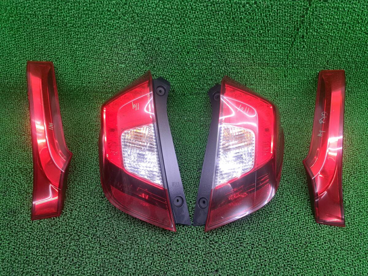 1101 ホンダ フィット GK3 純正 テールランプ 左右 フィニッシャー 左 右 セット テールライト 4点拍卖