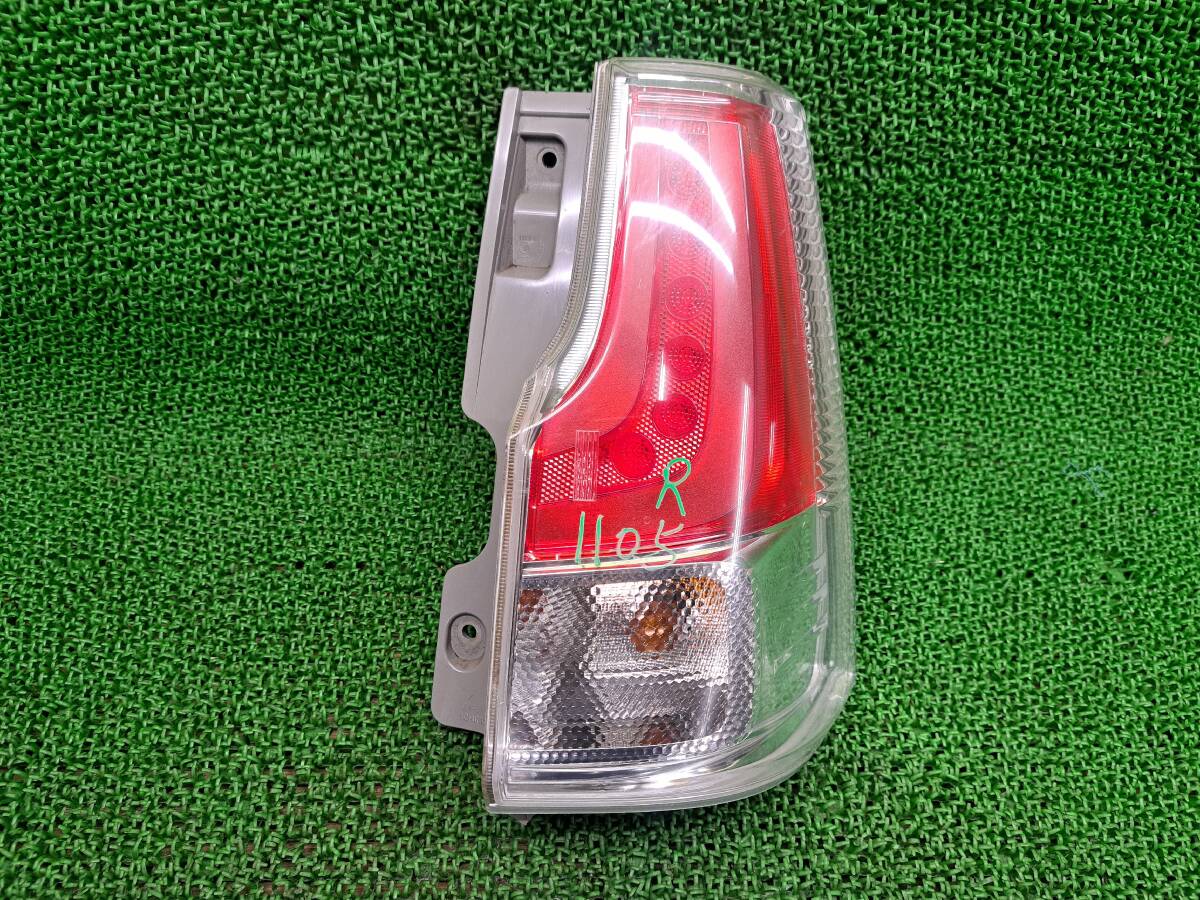 1105 スズキ ソリオ MA36S 純正 テールランプ 右 テールライト 右側 レンズ拍卖