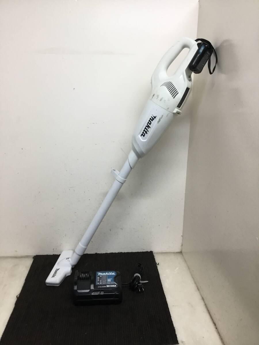 △ y 岐阜発/ makita/ マキタ/ 充電式クリーナー/ CL108FD/ 掃除機/ 充電器付き/ バッテリー10.8V/ 動作確認/ 現状品/ R7.10/31 △拍卖