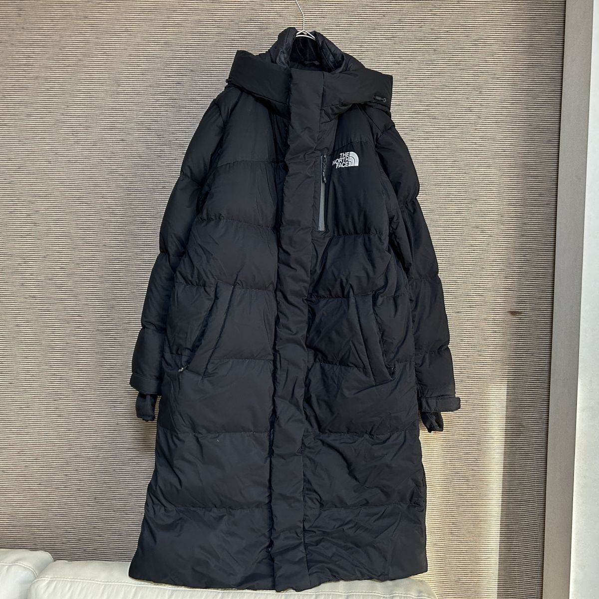 ノースフェイス ロングダウンコート ベンチコート 黒ブラック 刺繍 F0 古着 入手困難 激レア 人気 ワンポイントロゴ Lサイズ拍卖