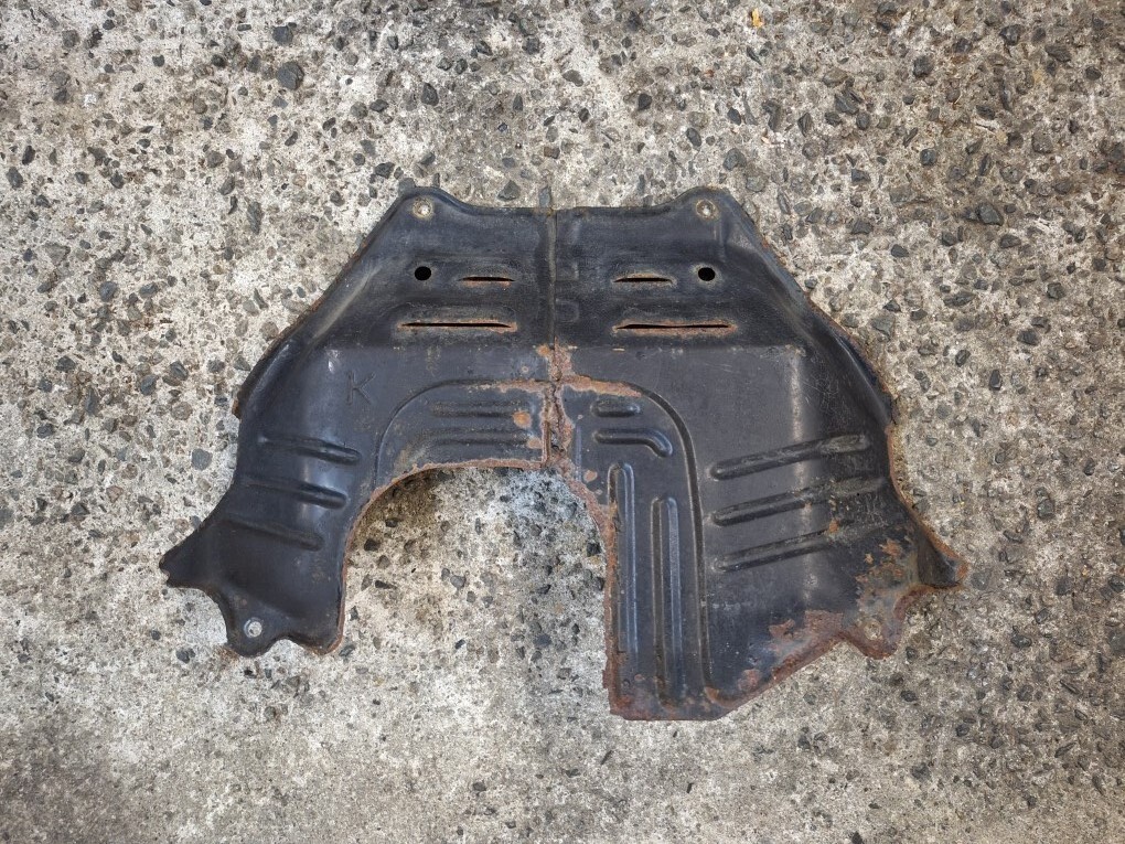 KE70 カローラ フロントエンジン アンダーカバー No.32拍卖