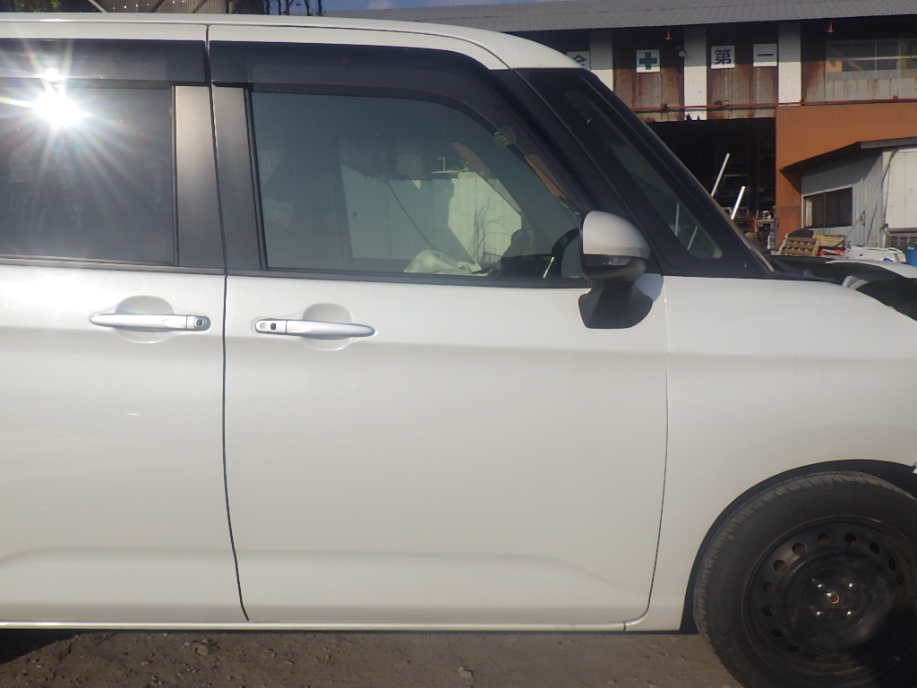 タンク ルーミー M900A トール M900S 右 フロントドア W24 パールホワイト拍卖