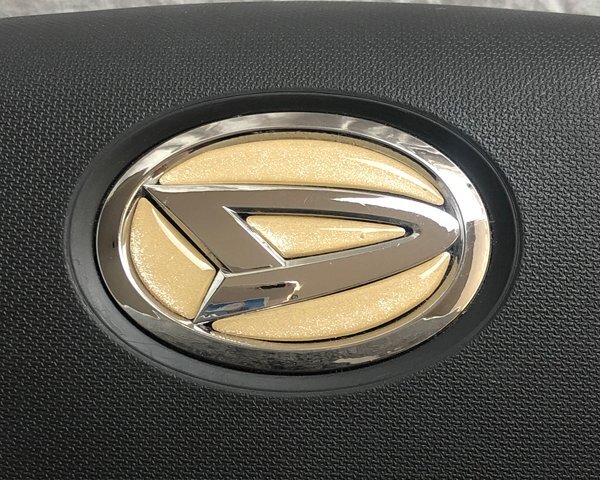 ダイハツ ステアリング エンブレムシート メタリックシャンパン ハンドル用 SDH-D01 樹脂盛立体3D加工 ZEROWIN拍卖