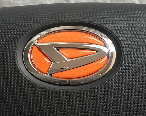 ダイハツ ステアリング エンブレムシート メタリックオレンジ ハンドル用 SDH-D01 樹脂盛立体3D加工 ZEROWIN拍卖