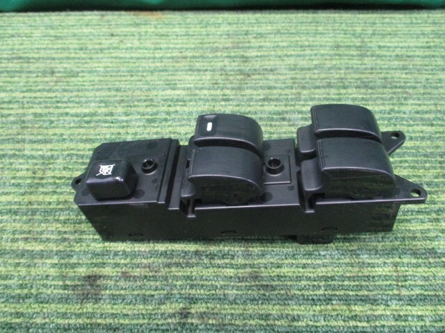 デリカD5 LDA-CV1W パワーウインドウスイッチ D プレミアム 4WD 8人 8608A227【岐阜発】拍卖