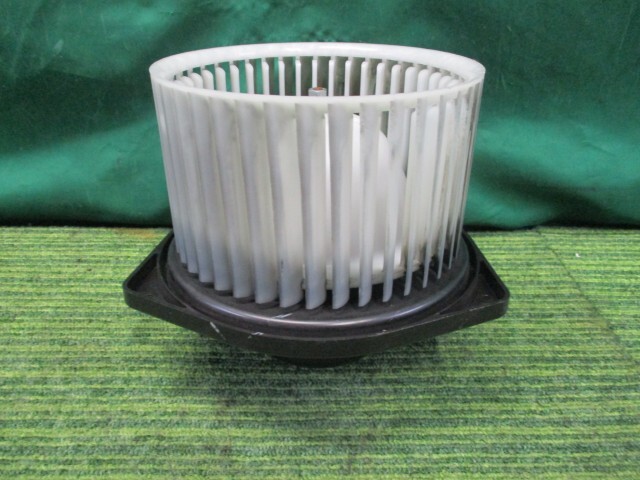 デリカD5 LDA-CV1W ヒーターブロアモーター D プレミアム 4WD 8人 7802A352【岐阜発】拍卖