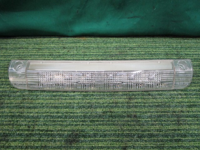 ヴォクシー DBA-ZRR70W ハイマウントストップランプ ZS 煌 8人 81570-42071【岐阜発】拍卖