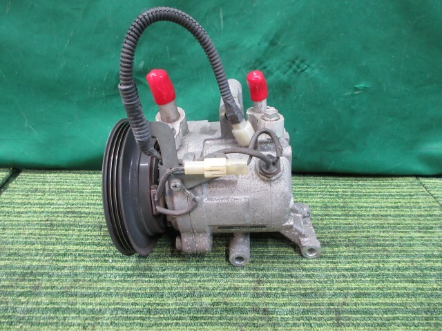 ムーヴ DBA-LA100S A/Cコンプレッサー X 88320-B2020【岐阜発】拍卖