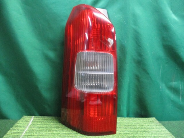 プロボックス CBE-NCP51V 左テールランプ DX 5人 0.4T 81560-52220【岐阜発】拍卖