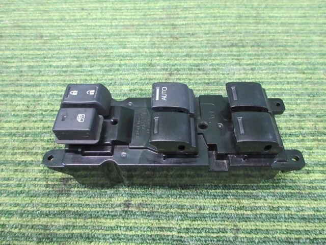 N-BOX DBA-JF1 パワーウインドウスイッチ G Lパッケージ 35750-TY0-J11【岐阜発】拍卖