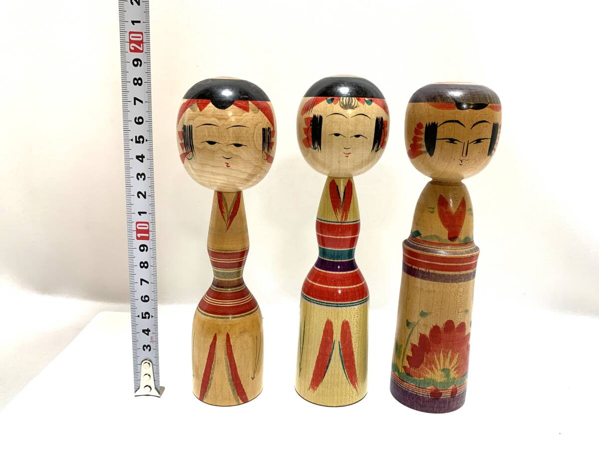 ◆293 伝統こけし【新山左内 新山民夫 春二】3つまとめ作品 当時物 希少 郷土玩具 蔵出し 民芸品 古い 歴史 日本人形拍卖