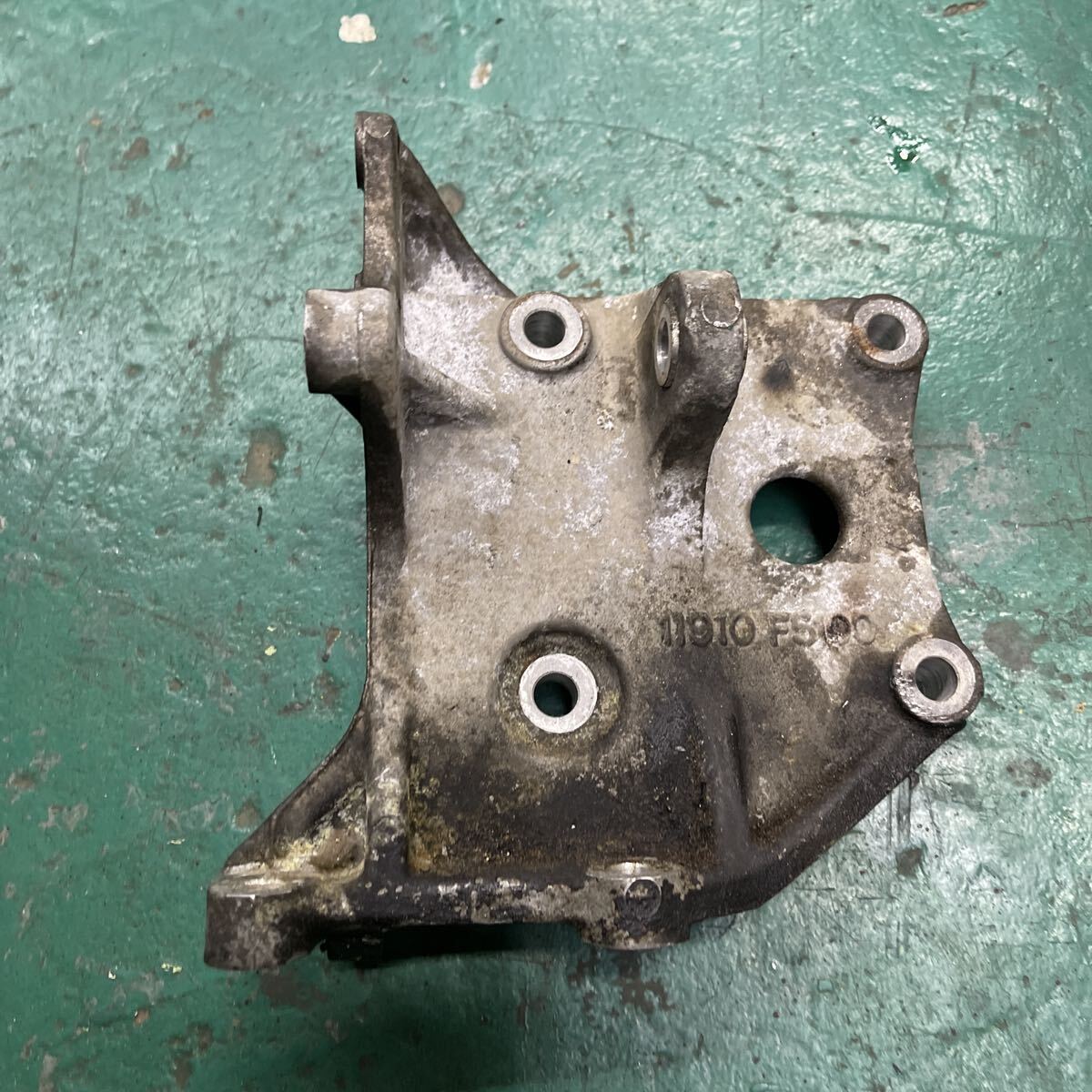 日産 L型エンジン クーラーコンプレッサー ブラケット アルミ製 11910 F5100 L20 L24 L26 L28拍卖