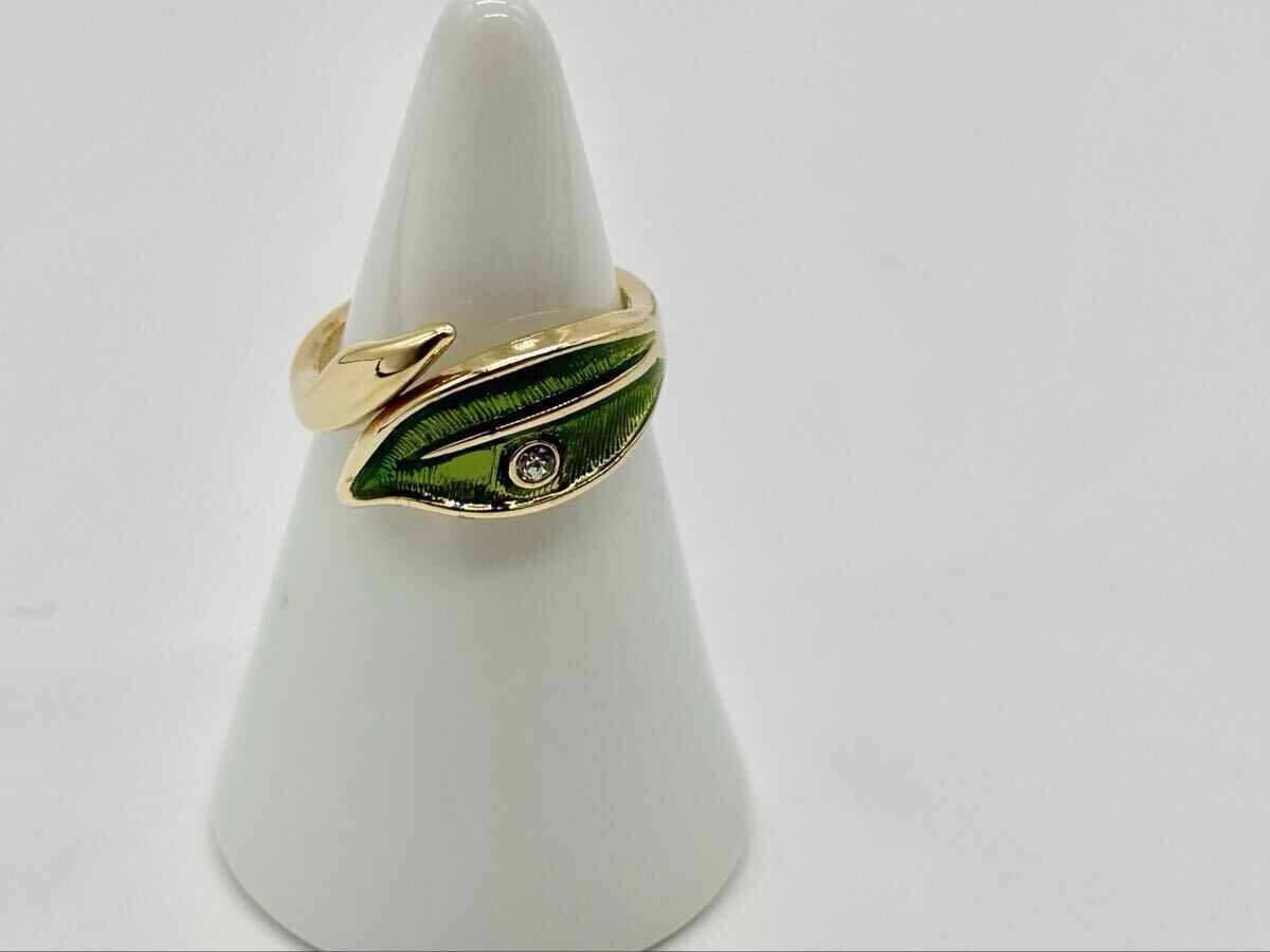 【美品】AVON エナメル リーフモチーフ リング ゴールドトーン コスチュームジュエリー ボタニカル 自然 ナチュラルデザイン拍卖