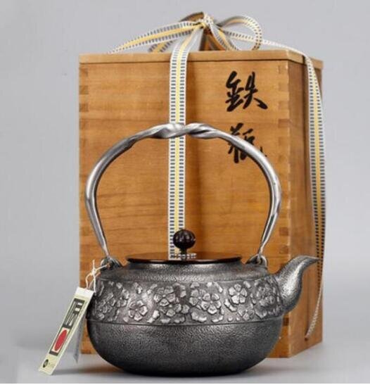 ★新品★南部鉄器 砂鉄製 鉄瓶 大容量鉄壺 コーティングなし 手作り鉄 やかんを沸かす お茶の道具 1500ML拍卖