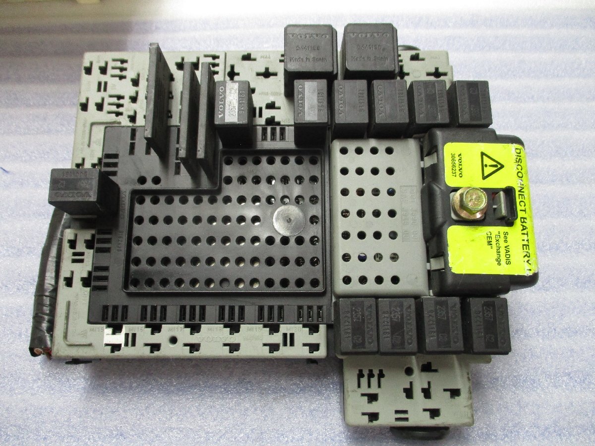 ♪ボルボ XC70 S60 ヒューズボックス 室内 純正 【送料込み】拍卖