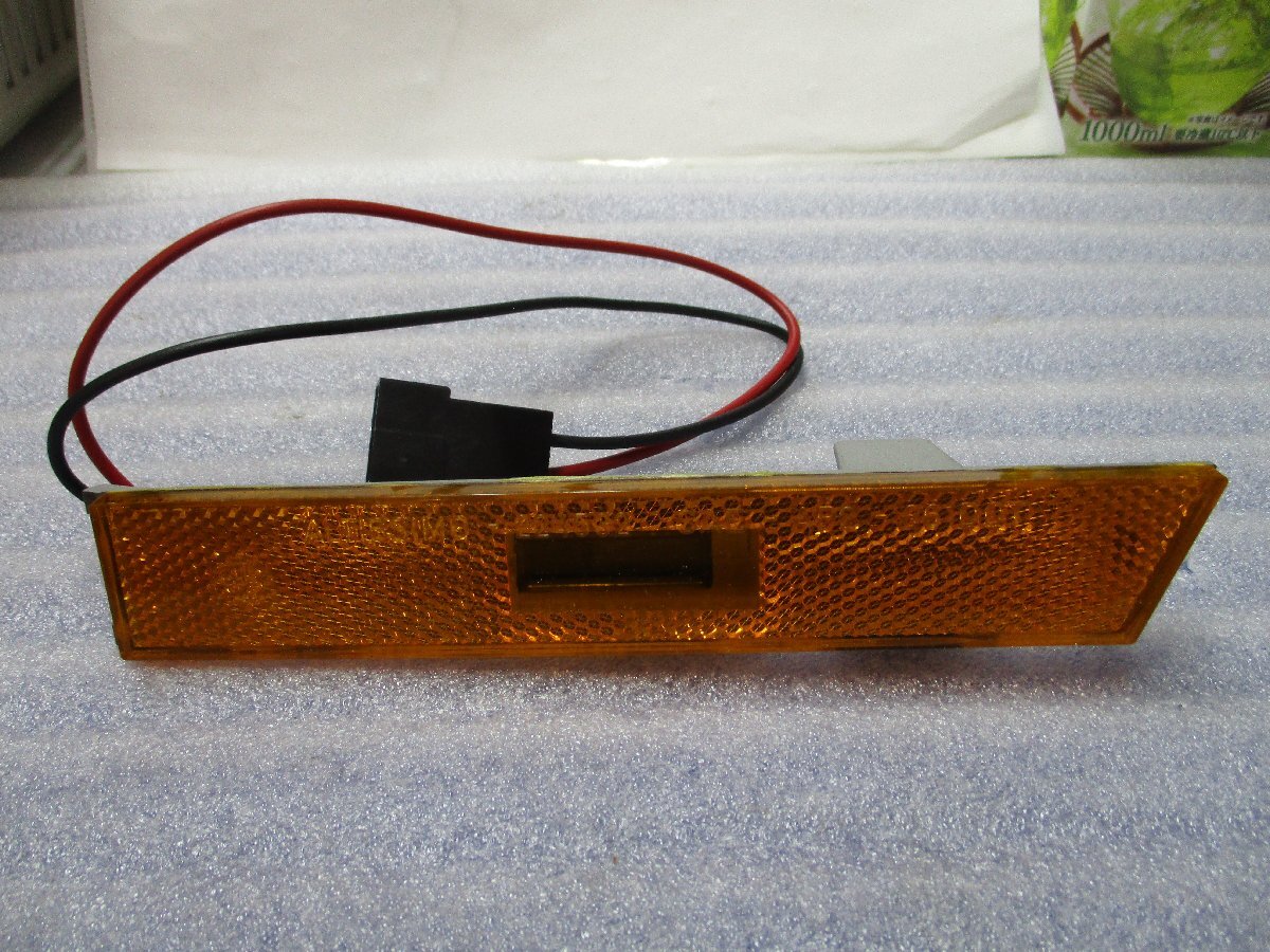 ♪未使用 アルファロメオ75 サイドマーカー ① 純正【送料込み】拍卖