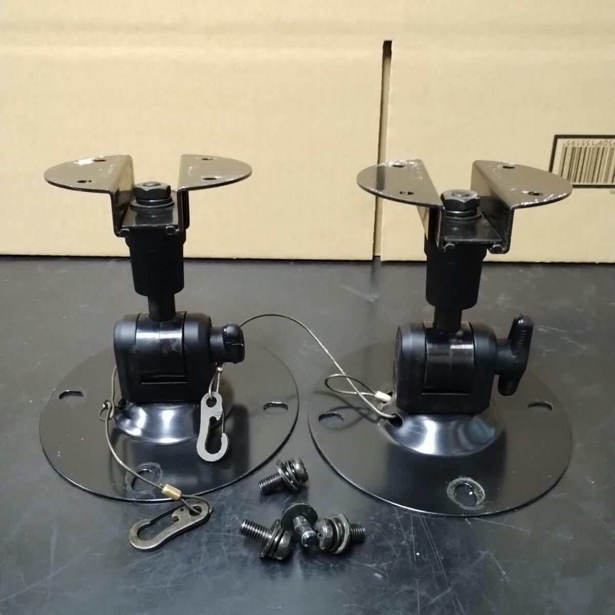 AJ26 BOSE ボーズ スピーカー 天吊金具 CB-33 2個 1セット 中古品 301V 301-AV 301AVMなどに拍卖