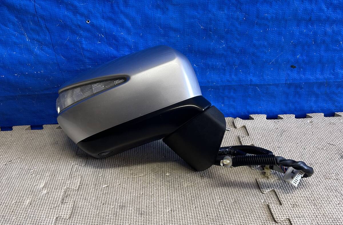 オデッセイ RB4 RB3 H21年 右ドアミラー カラーナンバー NH704M カプラー2個10ピン2ピン カメラ付き拍卖