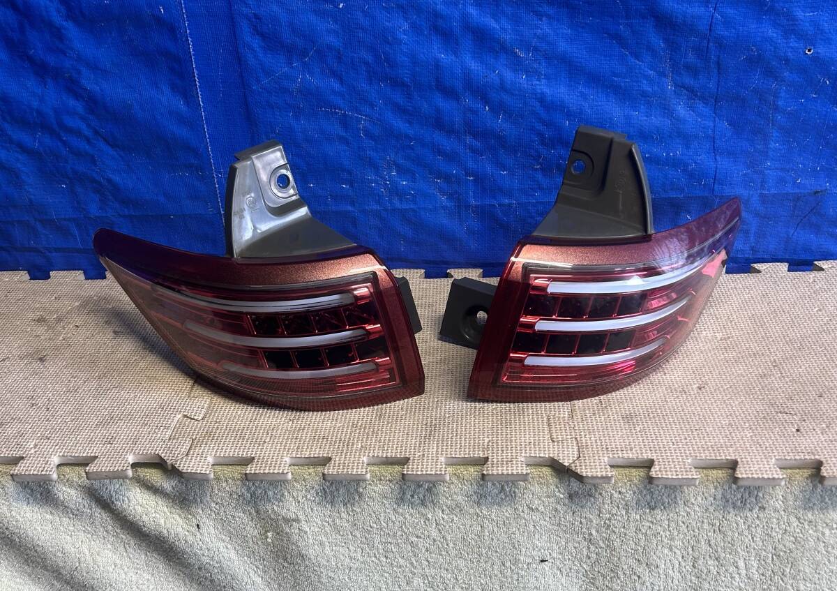 エルグランド PE52 E52 H23年 テールライト 左右セット 社外 VALENTI ヴァレンティ 60-1367拍卖