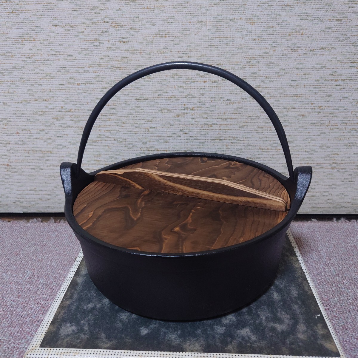 南部鉄器 いろり鍋 田舎鍋 調理器具 囲炉裏 盛栄堂 煮込み鍋 木蓋付 つる付 内径24cm拍卖