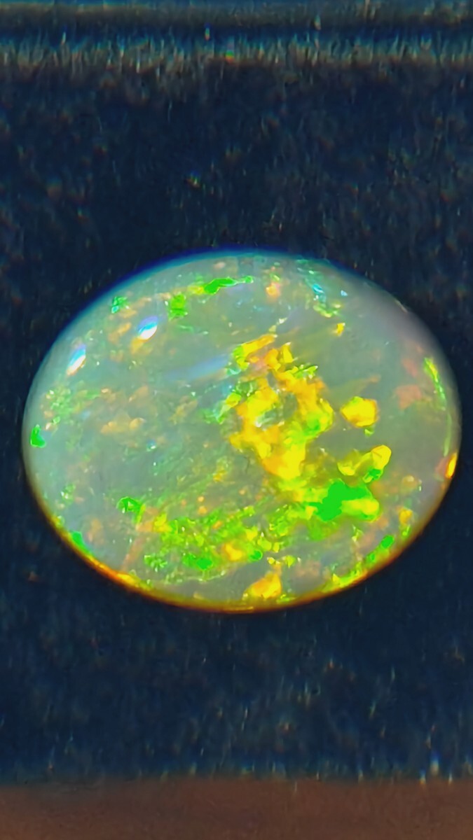 天然 ブラックオパール オーストラリア ライトニングリッジ産 4.779ct ルース日本宝石科学協会ソーティング付 裸石拍卖