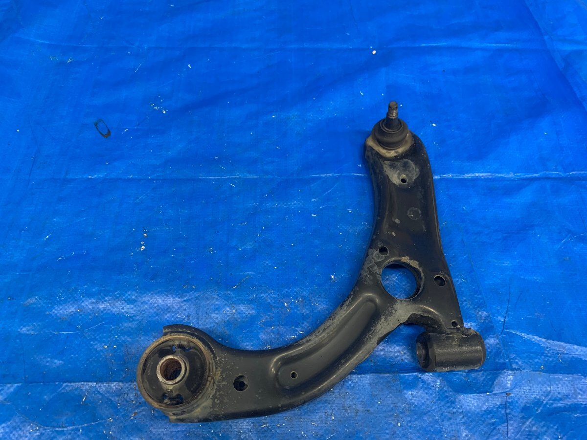 L575S ムーブコンテ 左ロアアーム 品番48069-B2041 走行距離 83.689㎞ カルテ 401087 棚1E7拍卖