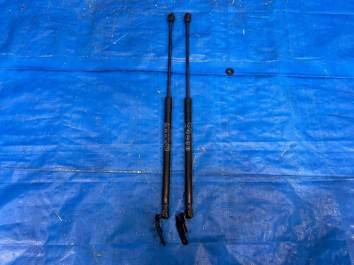 LA650S タントカスタム リアゲートダンパー/バックドアダンパー/バックドアステー 品番 68950-B2490/68960-B2320 23.994km 18E3 501464拍卖