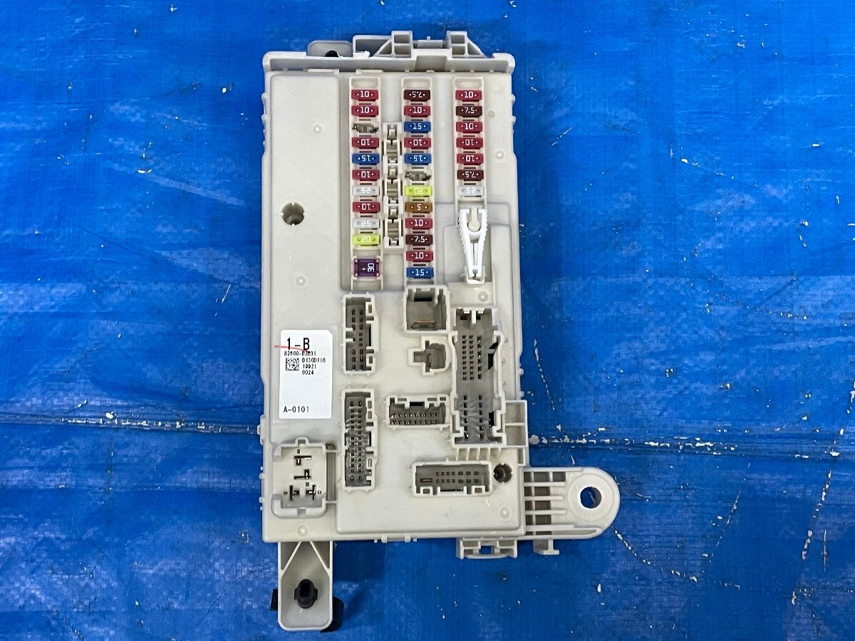 LA650S タントカスタム ヒューズブロック/室内助手席側ヒューズBOX 品番 82600-B2B31 23.994km 梱包⑩ 501470拍卖