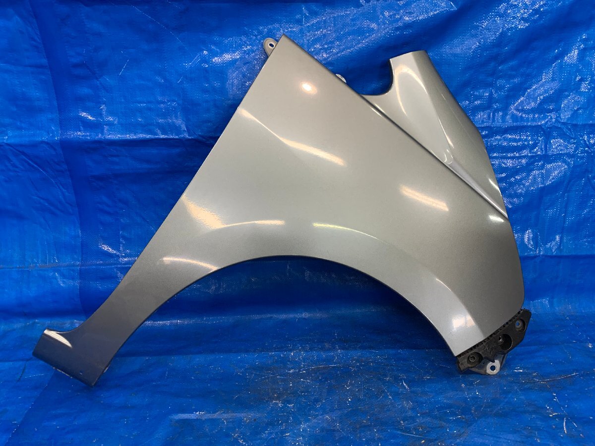 LA100S ムーブカスタム 右フェンダー 品番 53811-B2301 年式/H25/2 カラー№/S38 保/9 700579拍卖