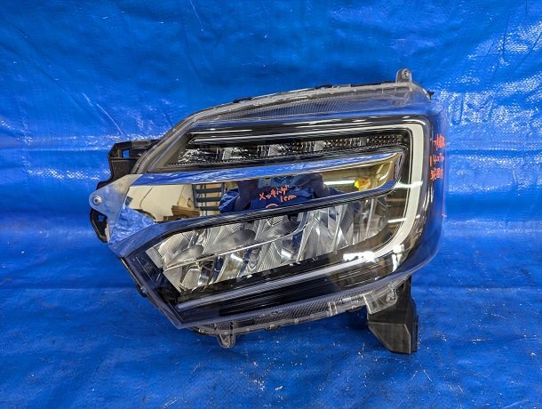 JF3 N-BOXカスタム 左ヘッドライト/ヘッドランプ 品番33150-TTA-J01 スタンレーW3106 LED レベライザー付き 点灯テストOK 19D1 501190拍卖