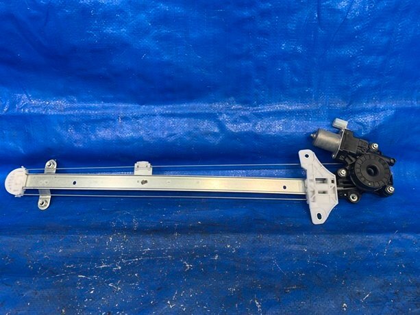 MK53S スペーシアカスタム 左フロントレギュレーター 品番 83402-79R01 年式R4/11 カラー№ZLB 棚 9 701106拍卖