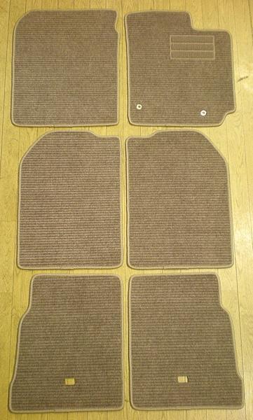 トヨタ シエンタ 81 85 新品 フロアマット カーマット ベージュ拍卖
