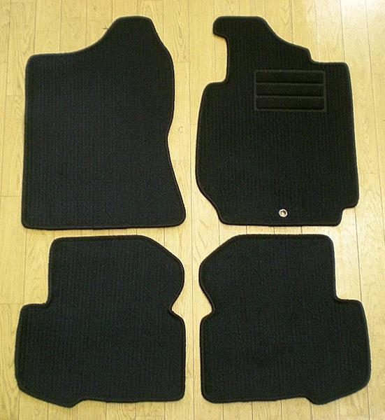 スズキ ジムニー JB23W 専用 新品 フロアマット カーマット 黒!拍卖