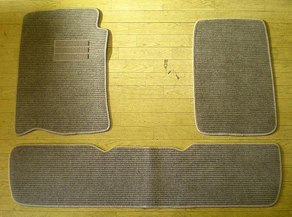 シボレー タホ 専用 新品 フロアマット 1995-1999 ベージュ 内装拍卖