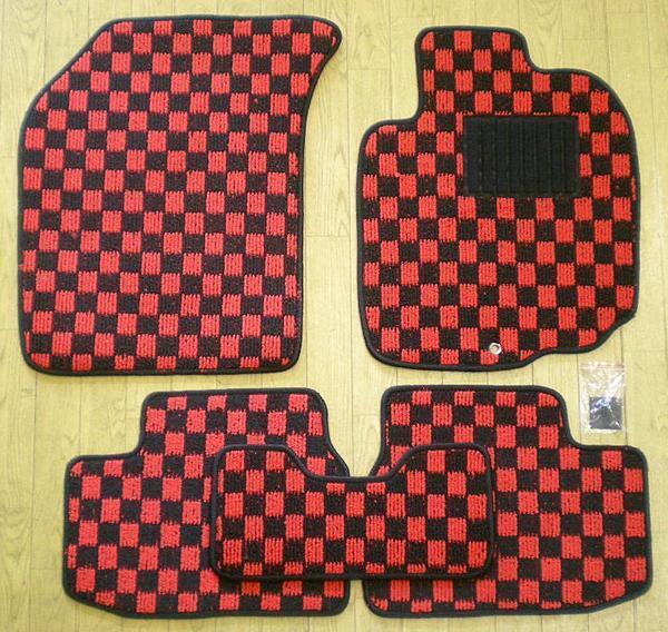 スズキ スイフト ZC71S 新品 フロアマット 黒×赤 チェック柄!拍卖