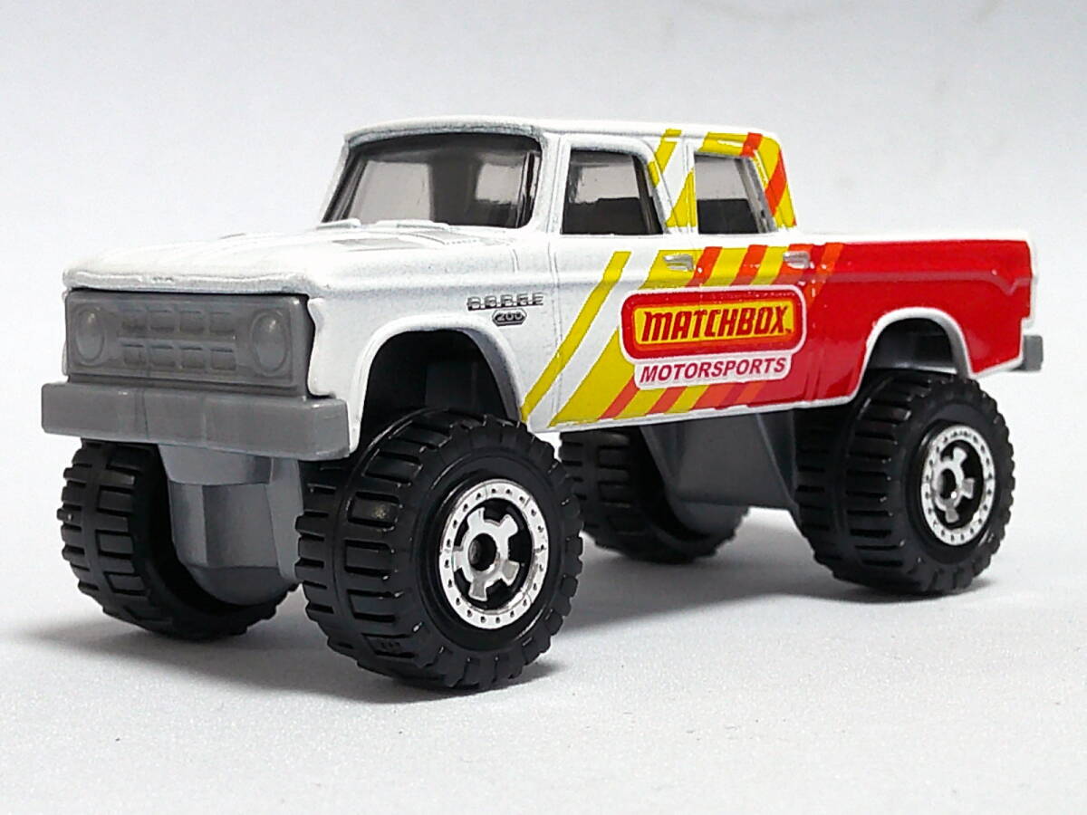マッチボックス (白赤) '68 ダッジ D200 <ルース> Matchbox拍卖