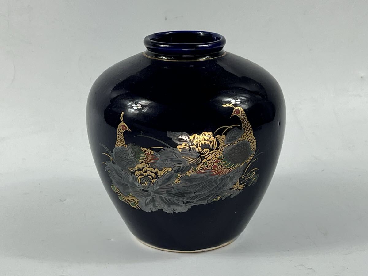 瑠璃釉 孔雀牡丹花文 金彩 花瓶 有田焼【博圓】高11.7cm拍卖