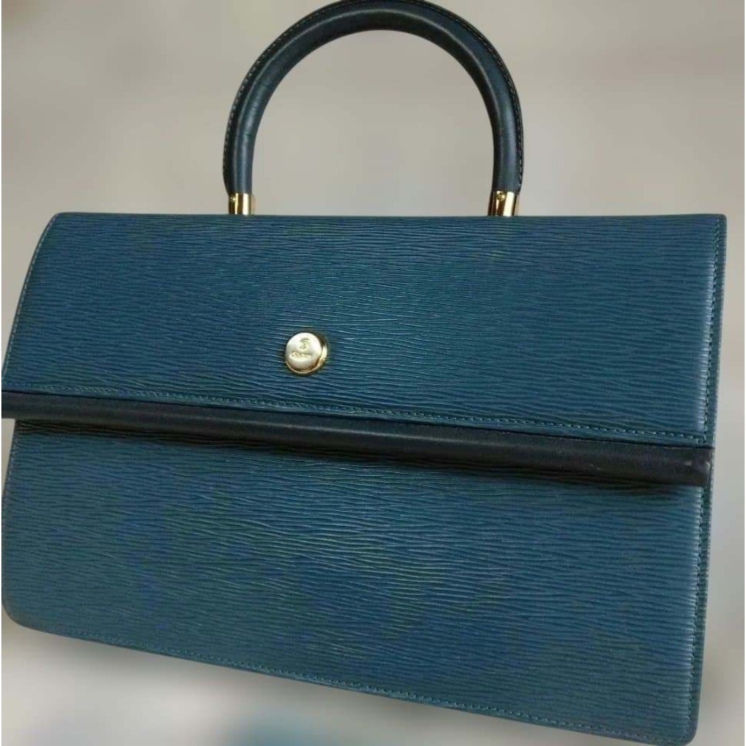 【タグ付・購入時の状態・未使用】 CELENCEE セレンシー 子羊 本革拍卖