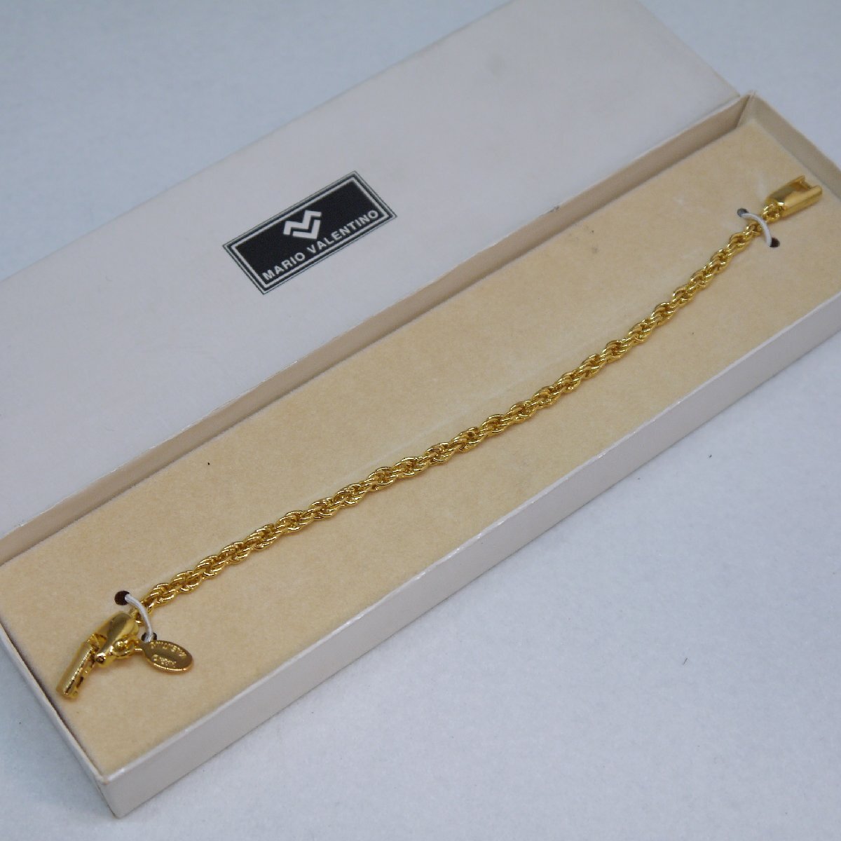 定型外送料無料 USED品・長期保管品 MARIO VALENTINO マリオ バレンチノ ブレスレット ゴールドカラー 全長約20cm 外箱付 ①拍卖