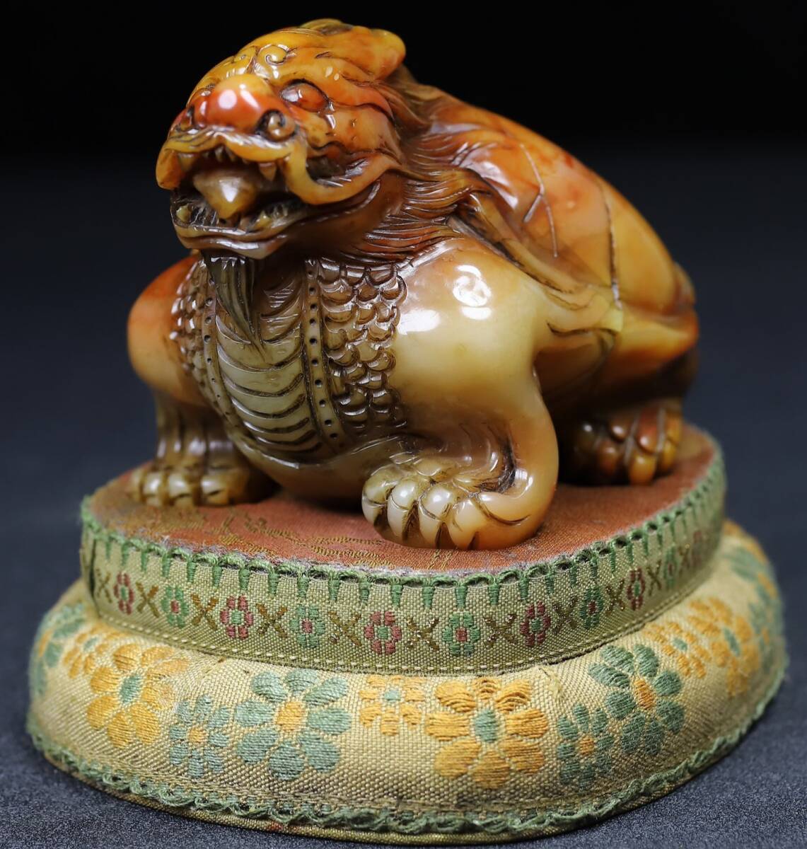 旧 清代 布箱入 彫刻 寿山石 印鑑 『龍亀呈祥』 文房具 中国古美術 古賞物 唐物 S711拍卖